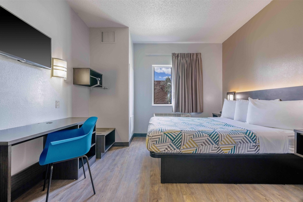 Motel6 Albuquerque, NM - North 38/62