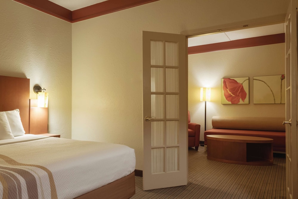 جناح بسرير كينج، La Quinta Inn & Suites by Wyndham Atlanta Ballpark/Galleria 5/8