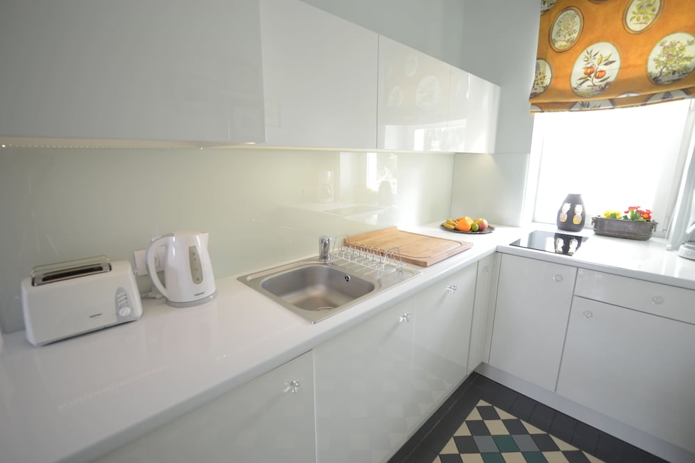 CRYSTAL SUITES CHEZ HELENA 22/64