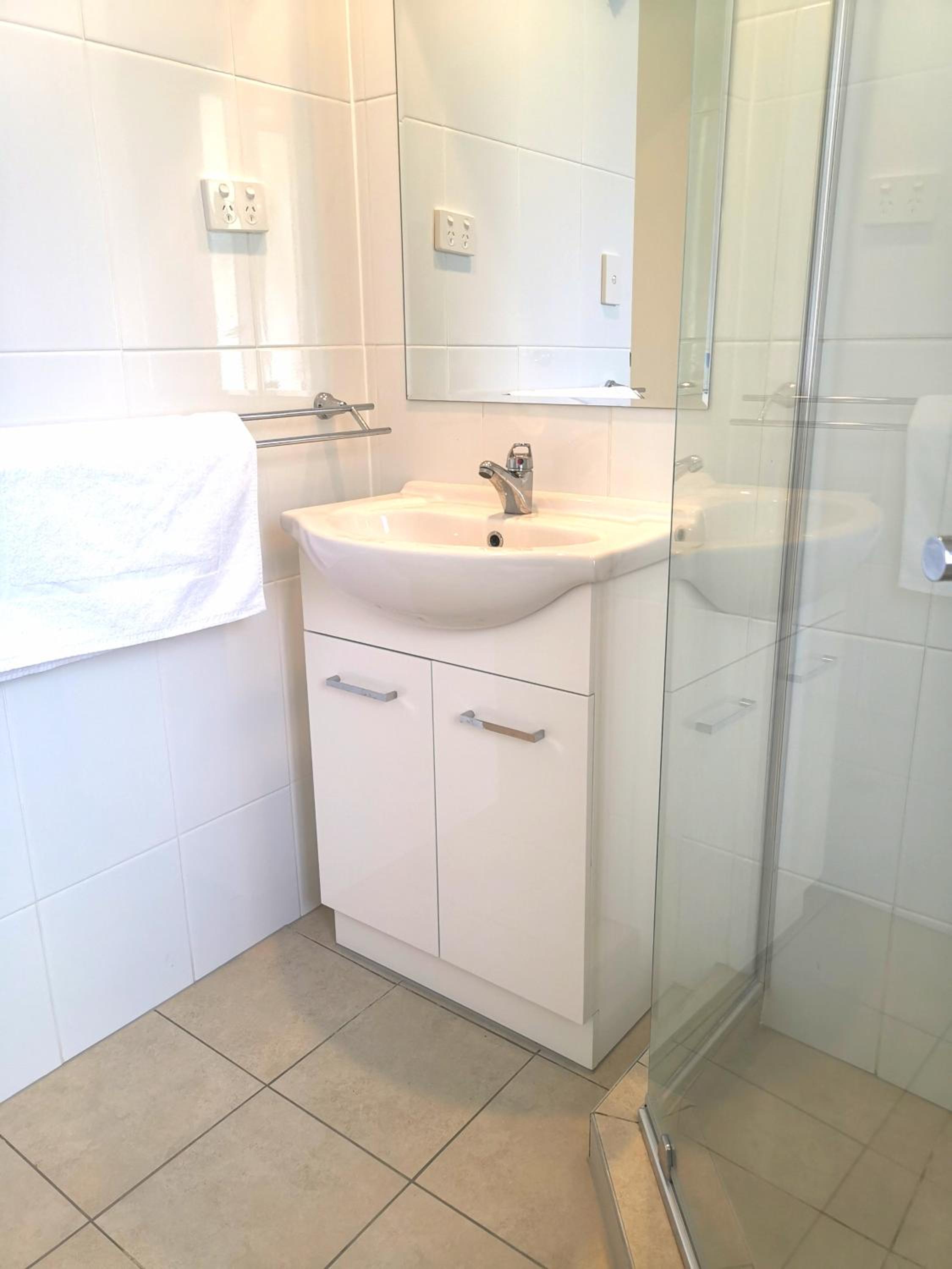 1 Bedroom, Deluxe, Apartment, Lake Front 5/5