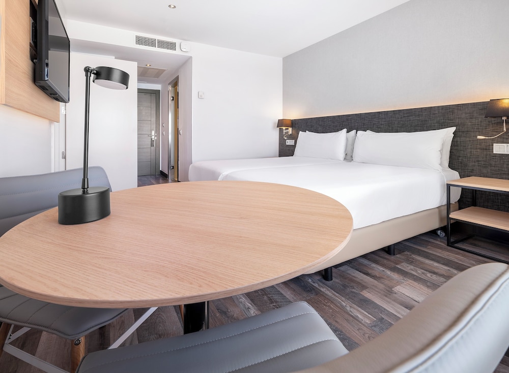 غرفة سوبيريور بسرير مزدوج بإطلالة على البحر، Hotel Cadiz Paseo Del Mar Affiliated By Melia 9/10