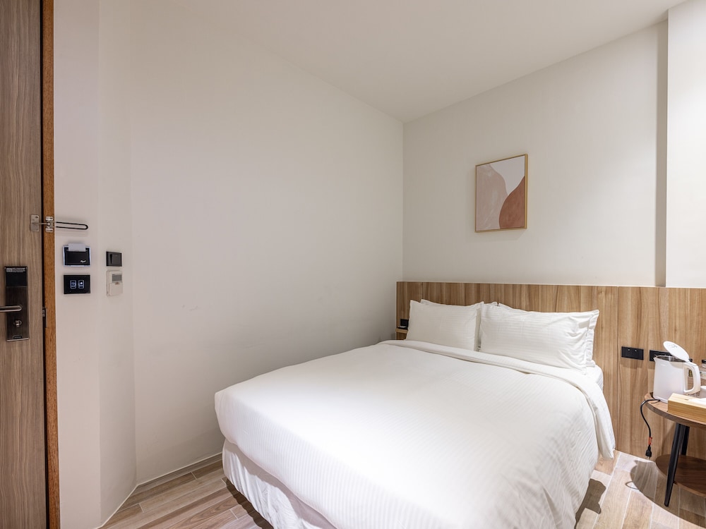 STANDARD, DOUBLE BED