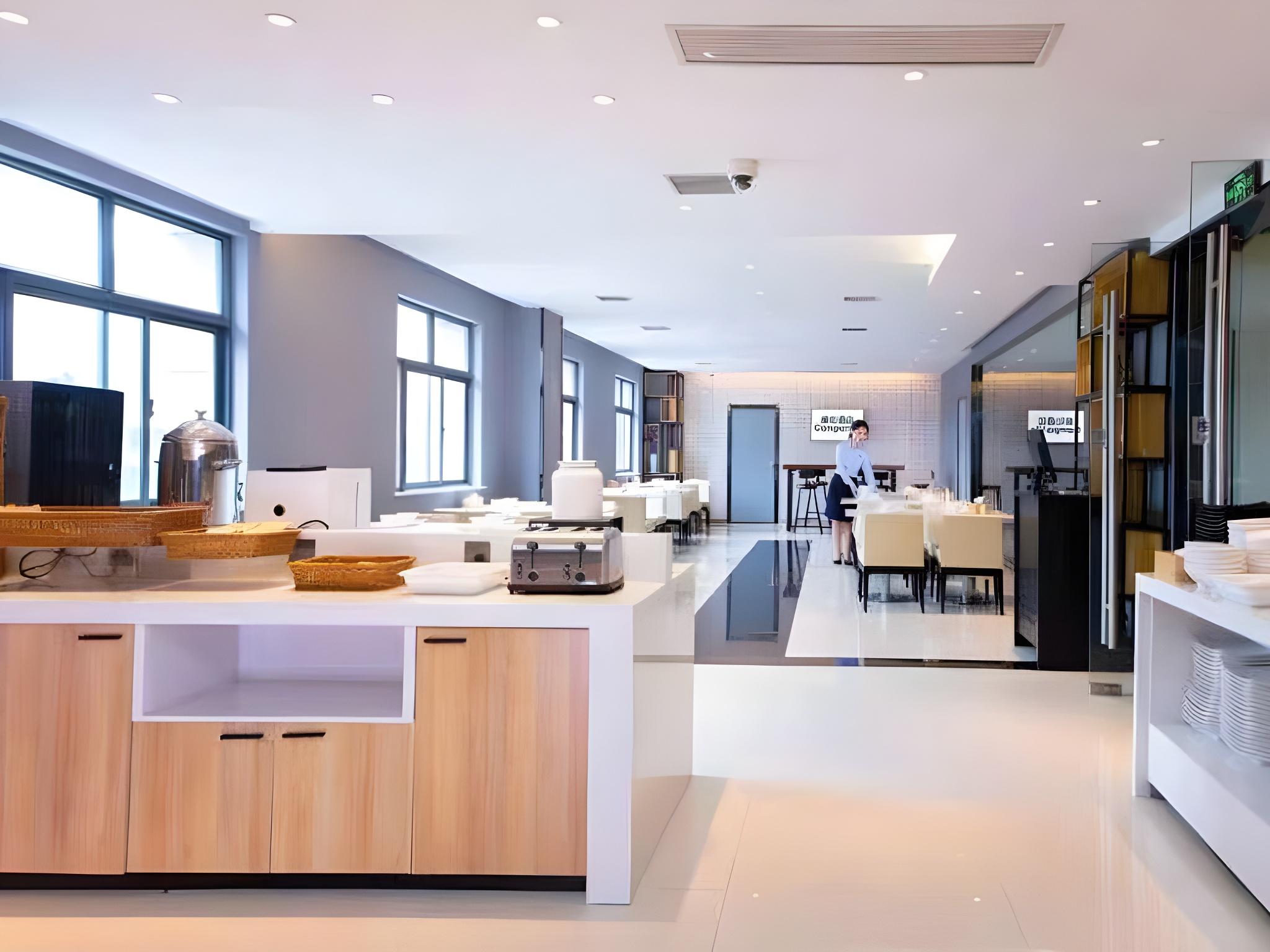 Campanile Hotel (Wuhan East Lake, Xudong Street, Qunxingcheng Metro Station) 41/45