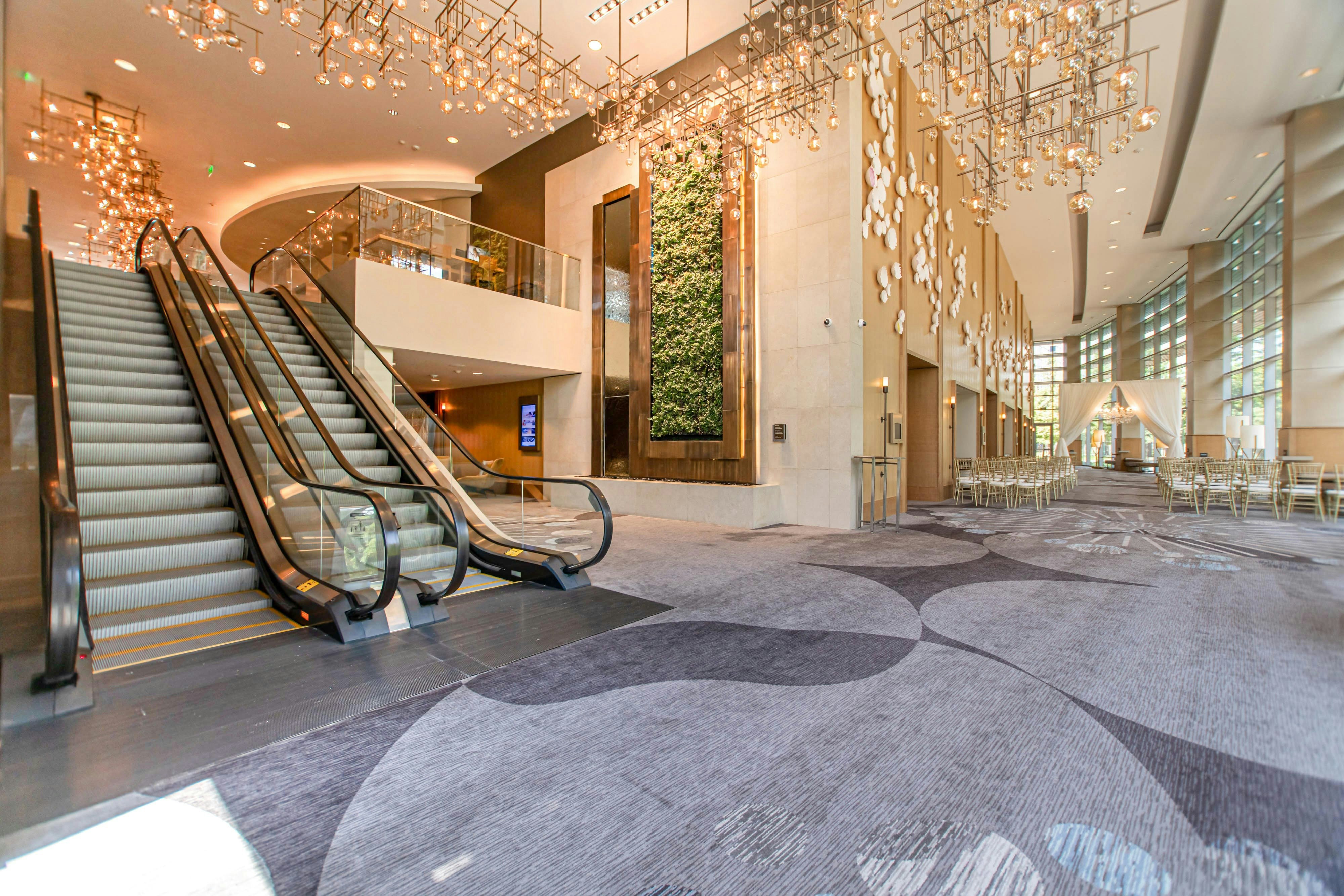 THE WESTIN AT THE WOODLANDS 45/49