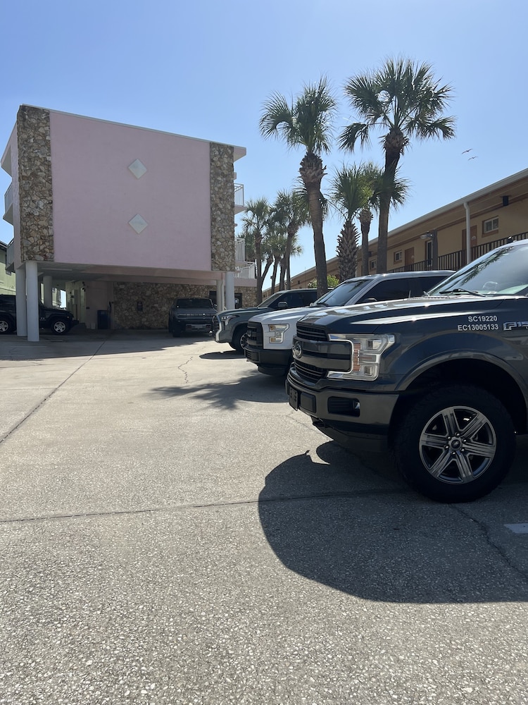 Flamingo Inn 42/50