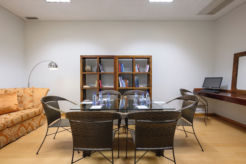 Tryp By Wyndham Porto Centro Hotel 44/48