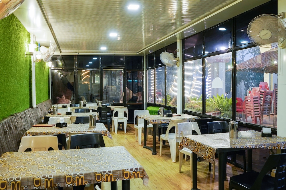 HOTEL KUMAR PLAZA 29/50