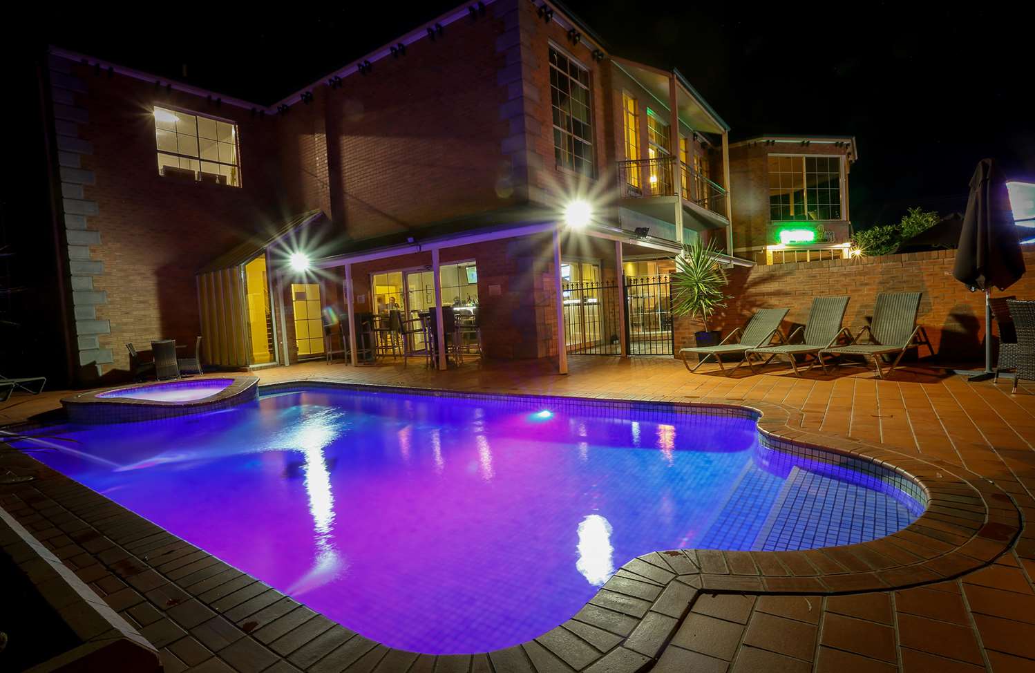 Best Western Plus Hovell Tree Inn 11/20