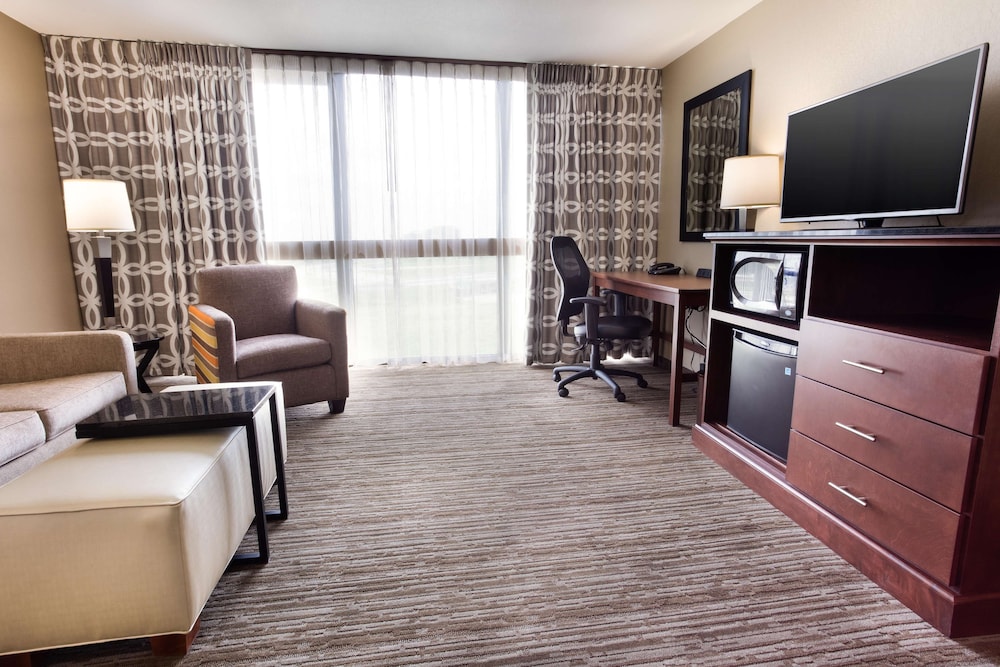Drury Inn and Suites Kansas City Airport 25/33