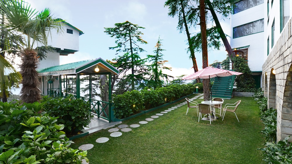 Honeymoon Inn 41/53