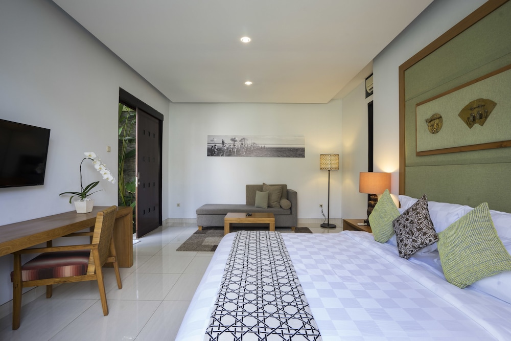 PRADHA VILLAS SEMINYAK 19/63