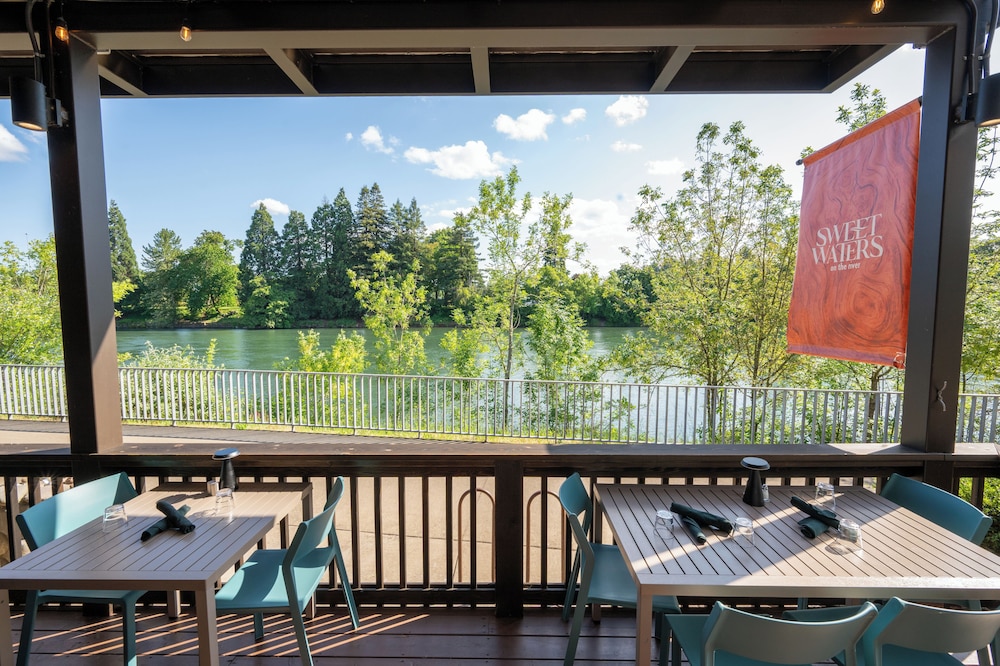 Valley River Inn 30/50