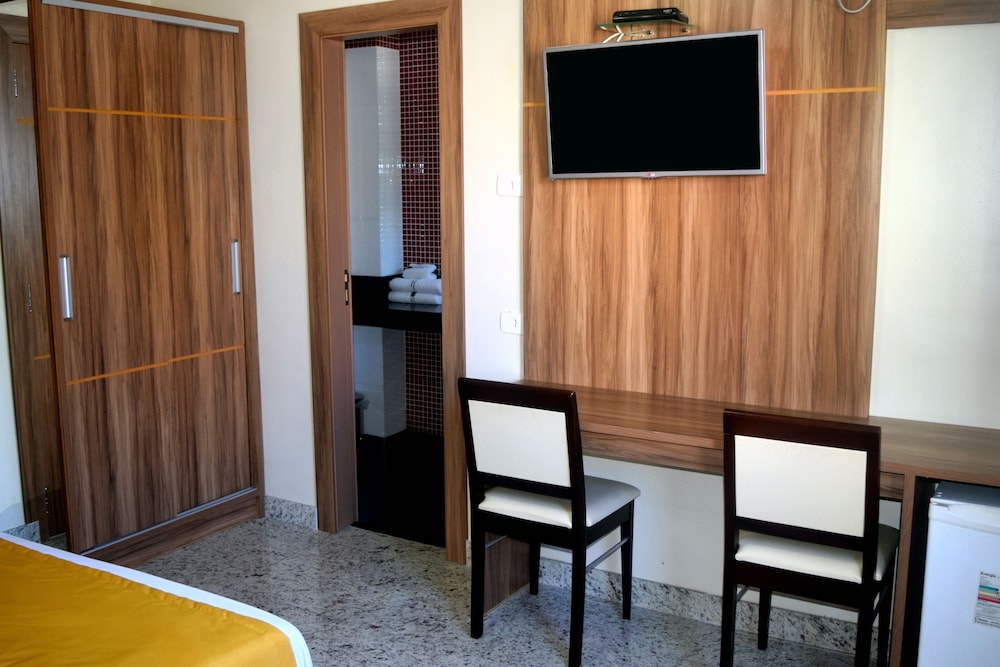 Diplomata Hotel 25/27