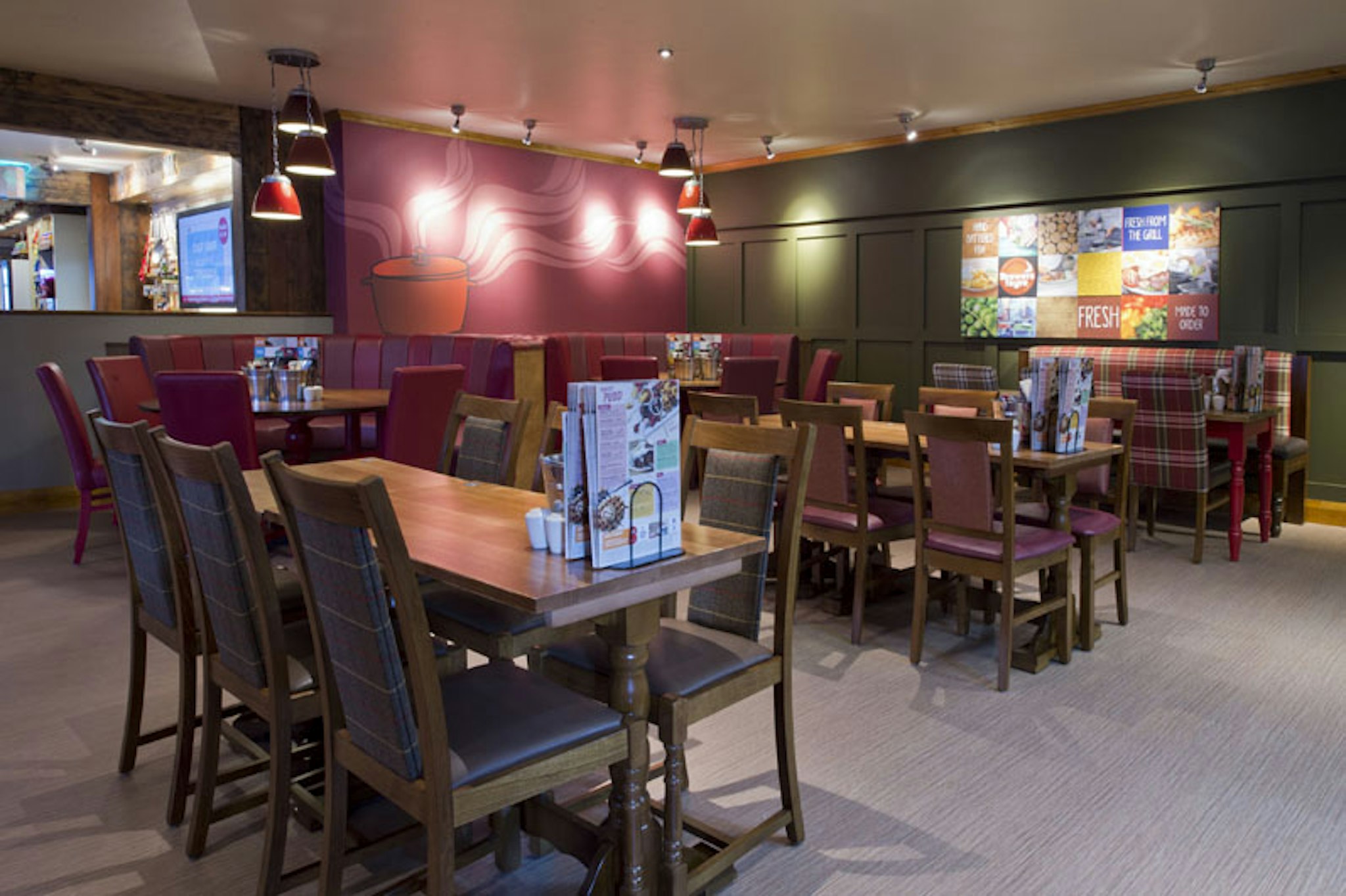 Premier Inn Swansea North 23/46