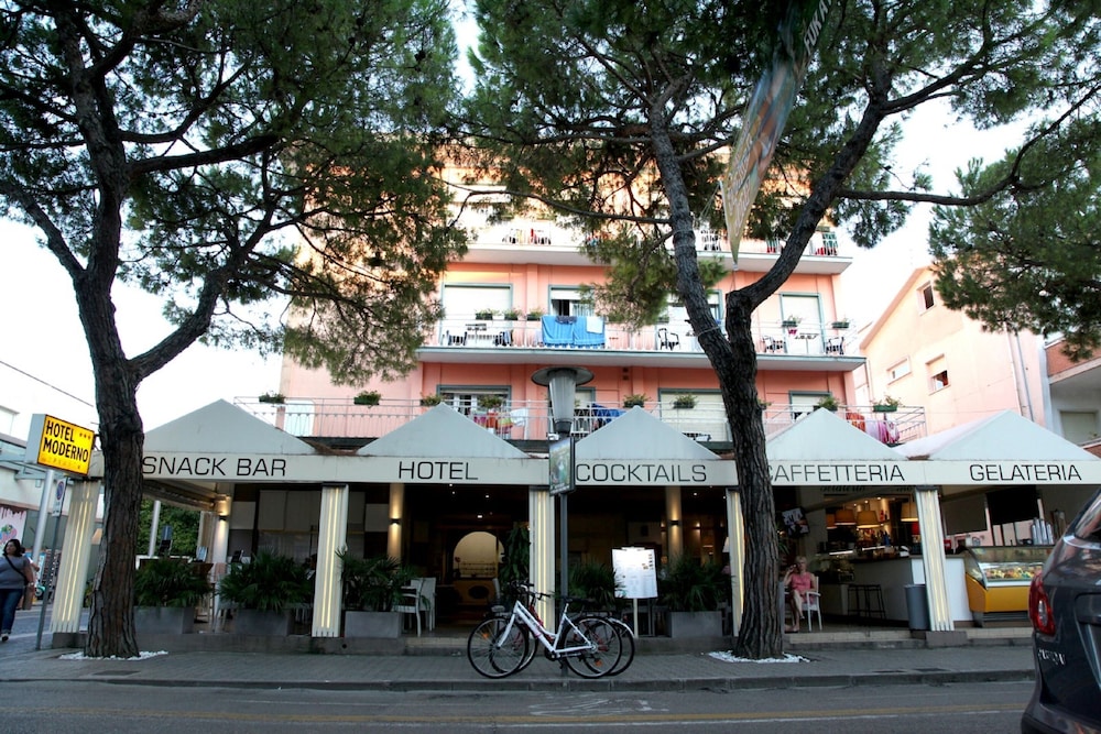 Hotel Moderno 2/40