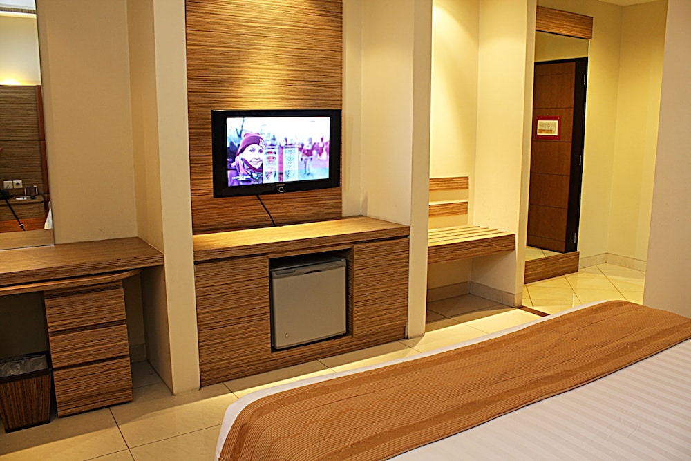 GRAND PASUNDAN CONVENTION HOTEL 46/65
