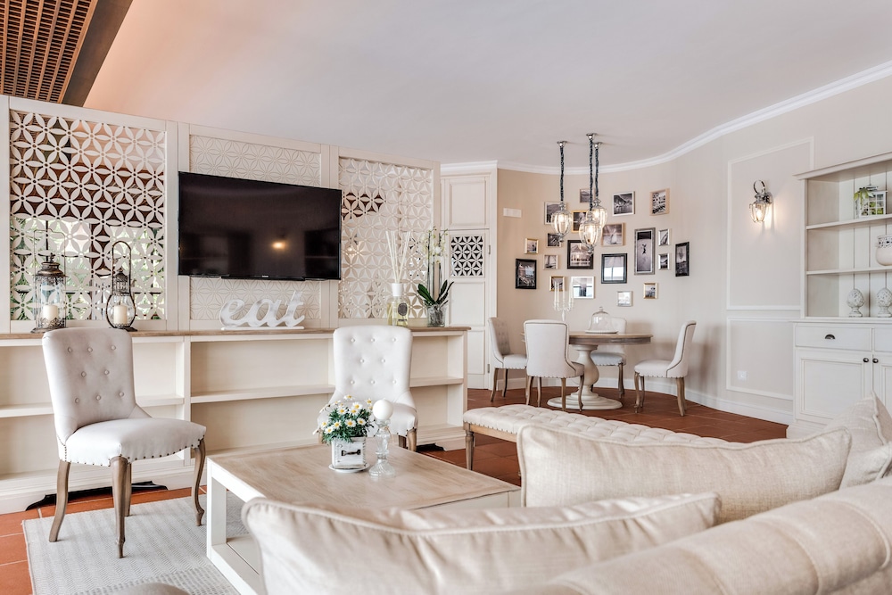 Madrigale Panoramic, Lifestyle & Soulful Hotel 46/76
