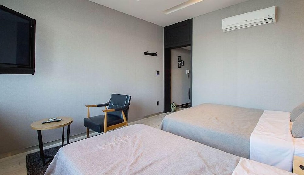 Jk Hotel 16/33