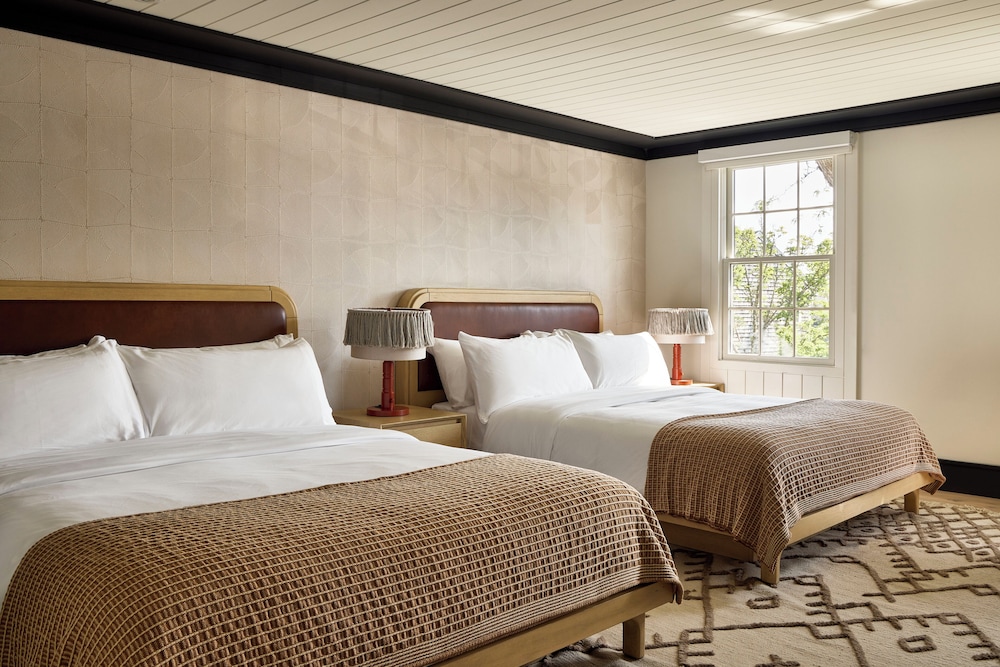 House, 2 Queen Beds