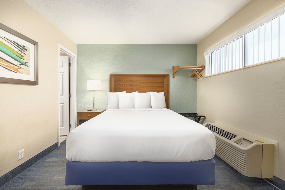 2 ROOMS, 2 QUEEN BEDS, GULF FRONT