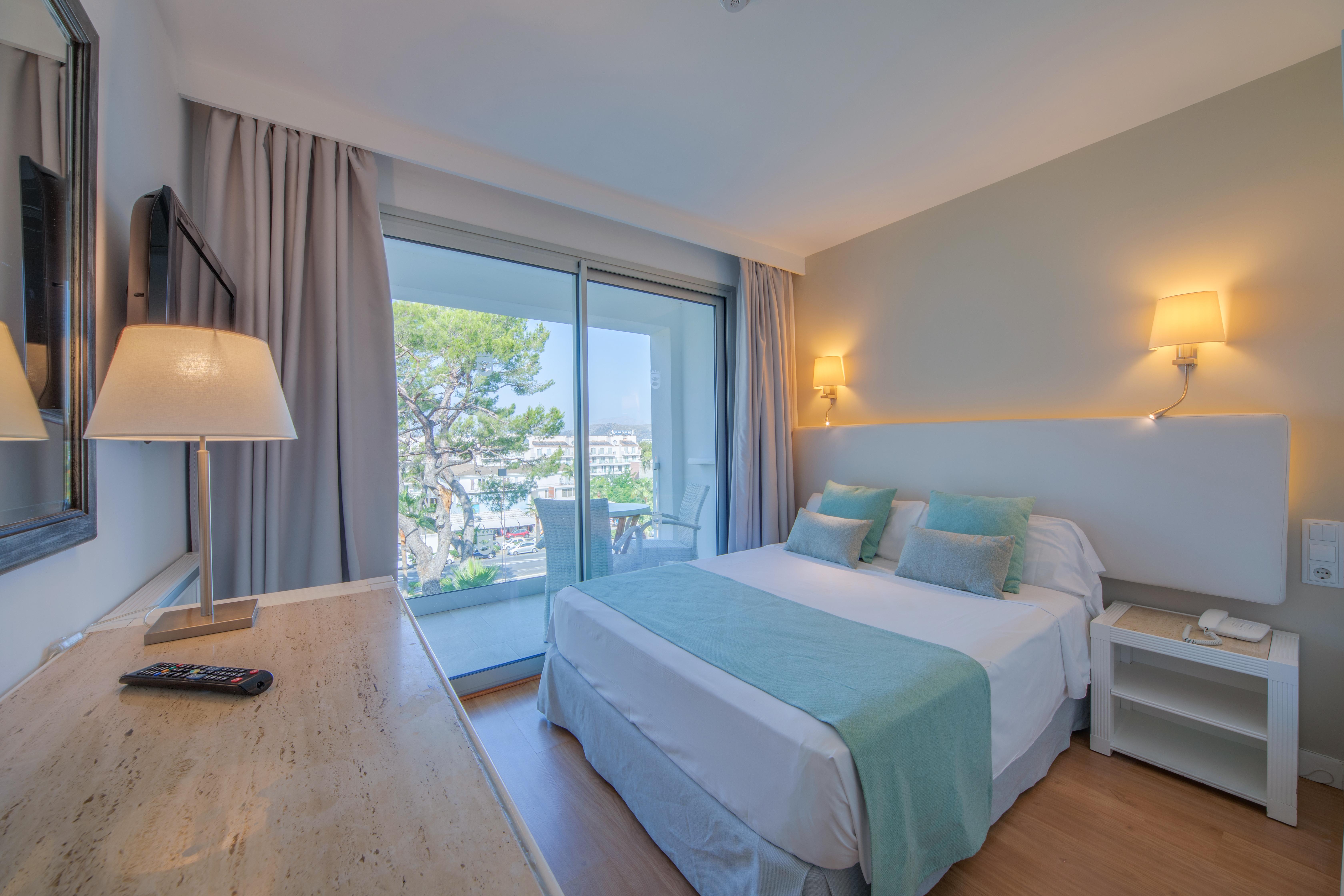 Standard, Double Bed, Balcony or Terrace