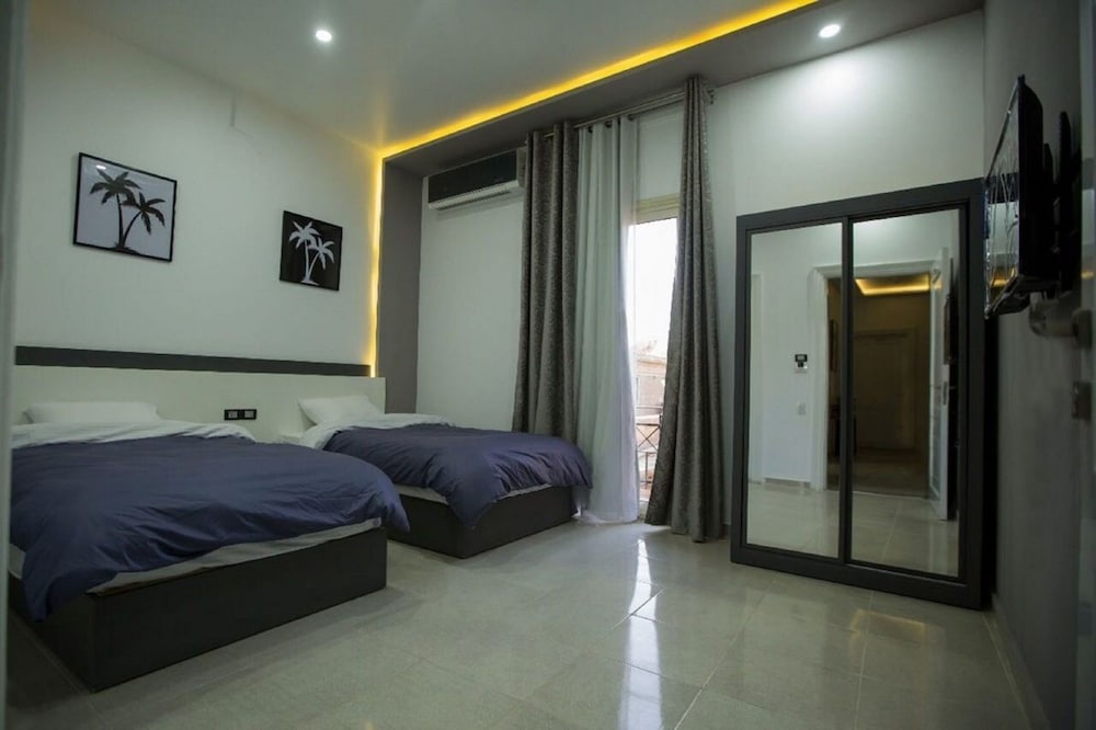 ROOM, TWIN BEDS, PRIVATE BATHROOM