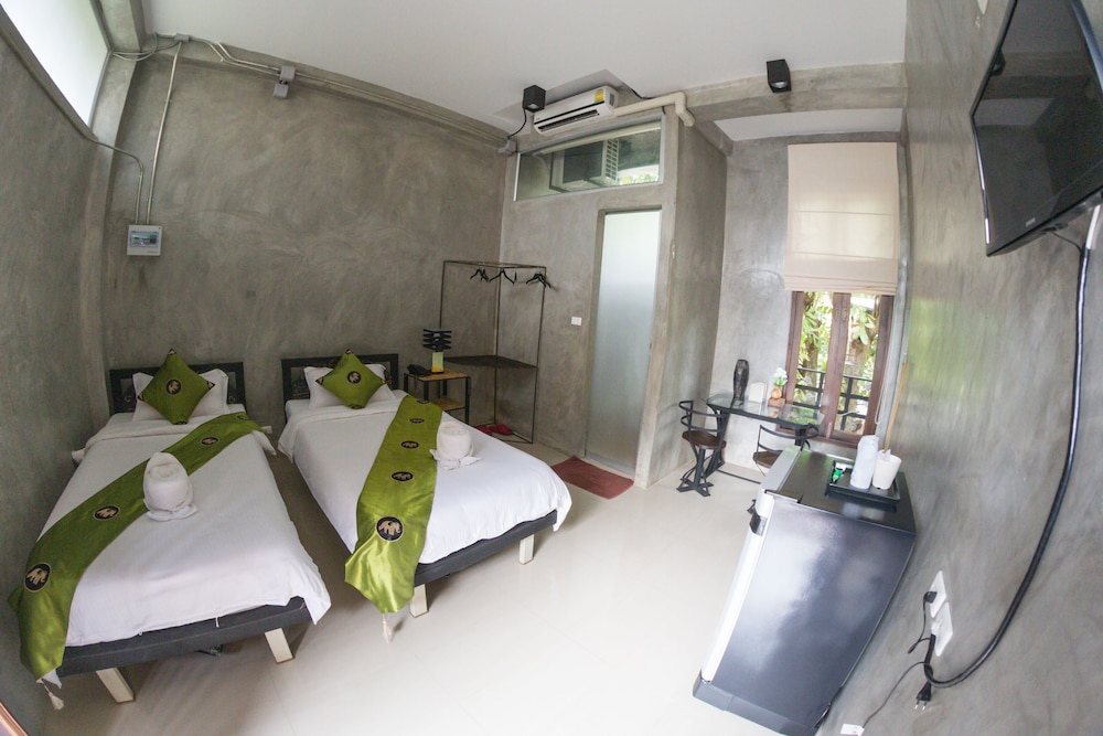 Hern Lhin Natural Resort 15/35