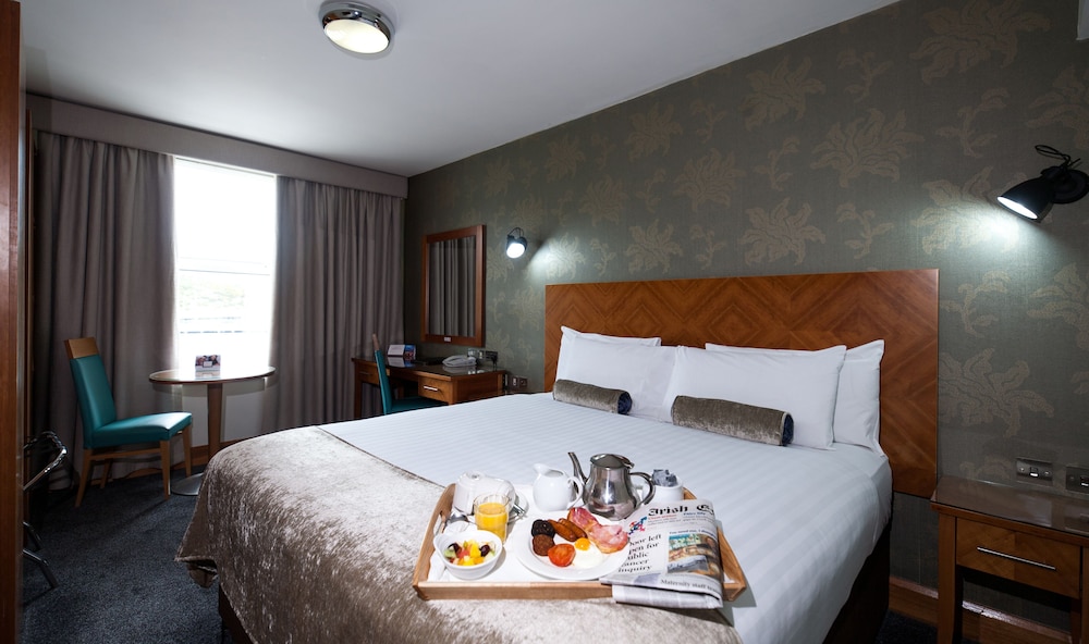 Treacys Hotel Waterford 13/70