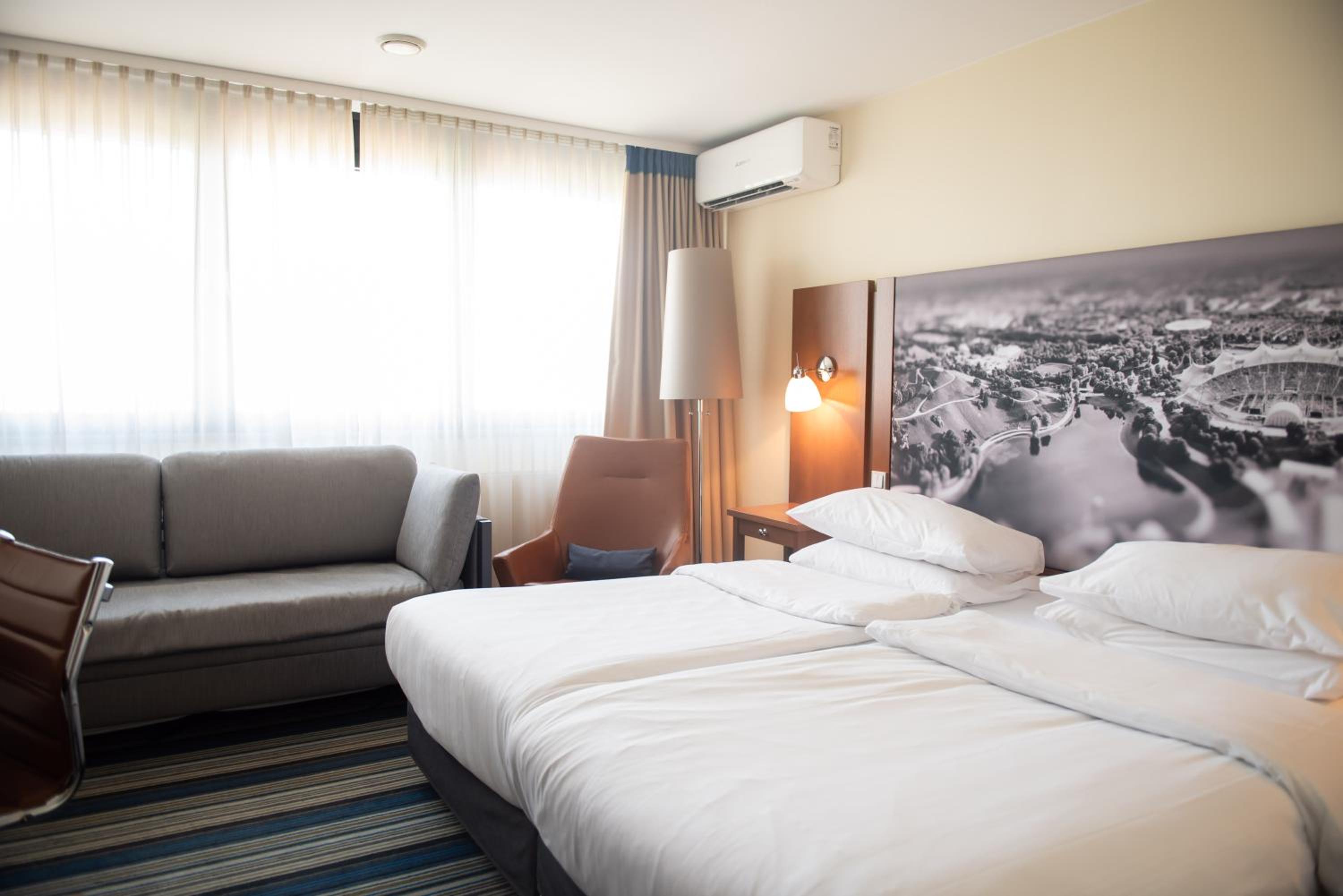 Room, Quadruple, Double Bed