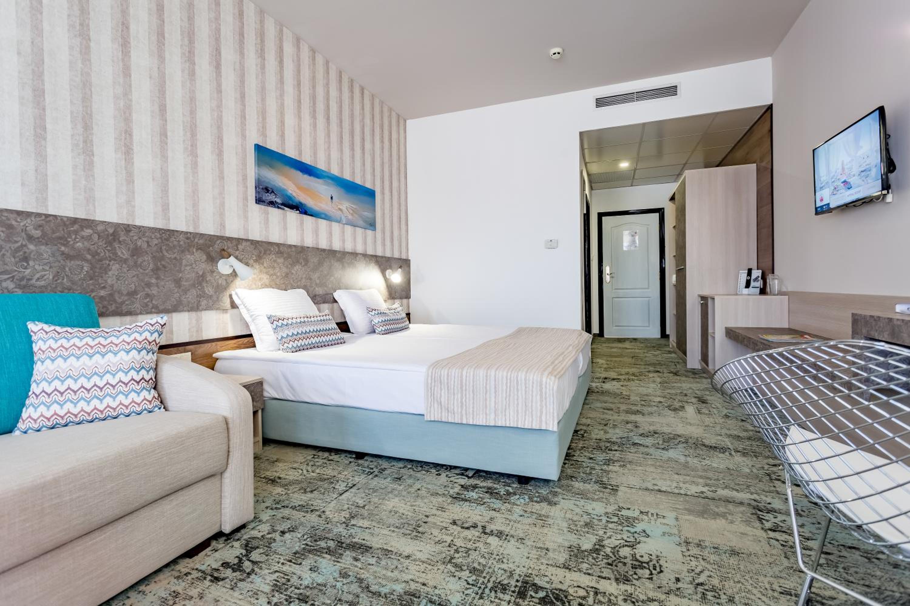 Junior Suite, Single Bed, Lateral Side Sea View، HI Hotels Imperial Resort 3/8