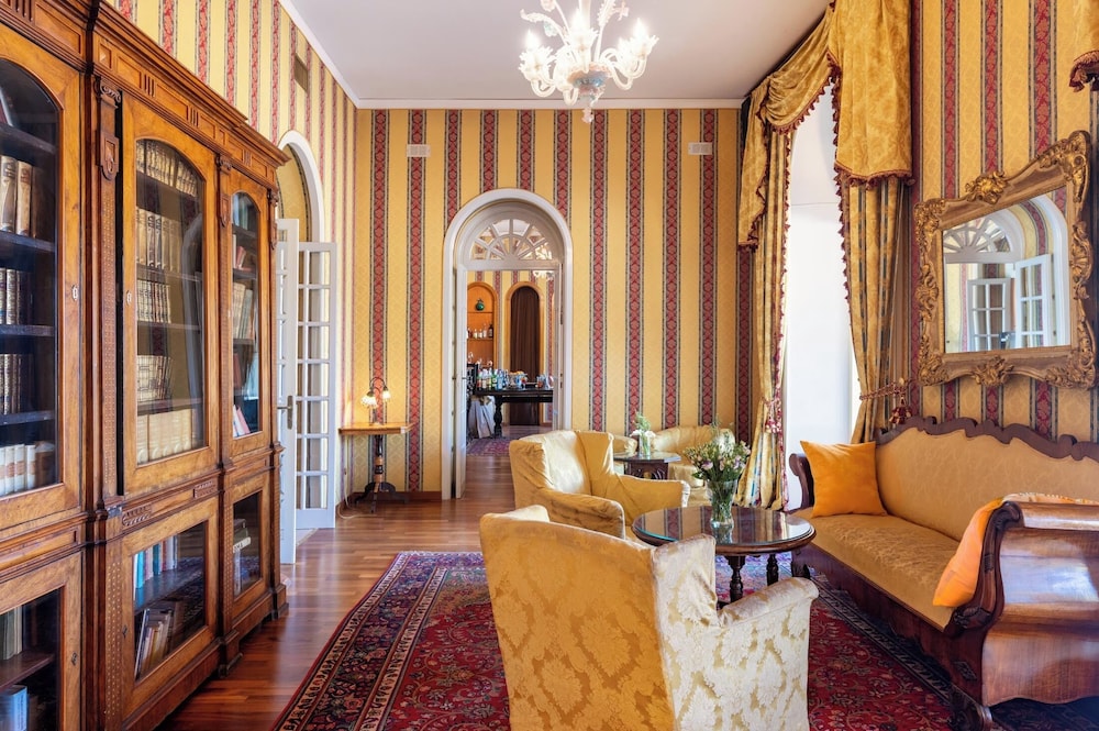Excelsior Palace Hotel 53/72