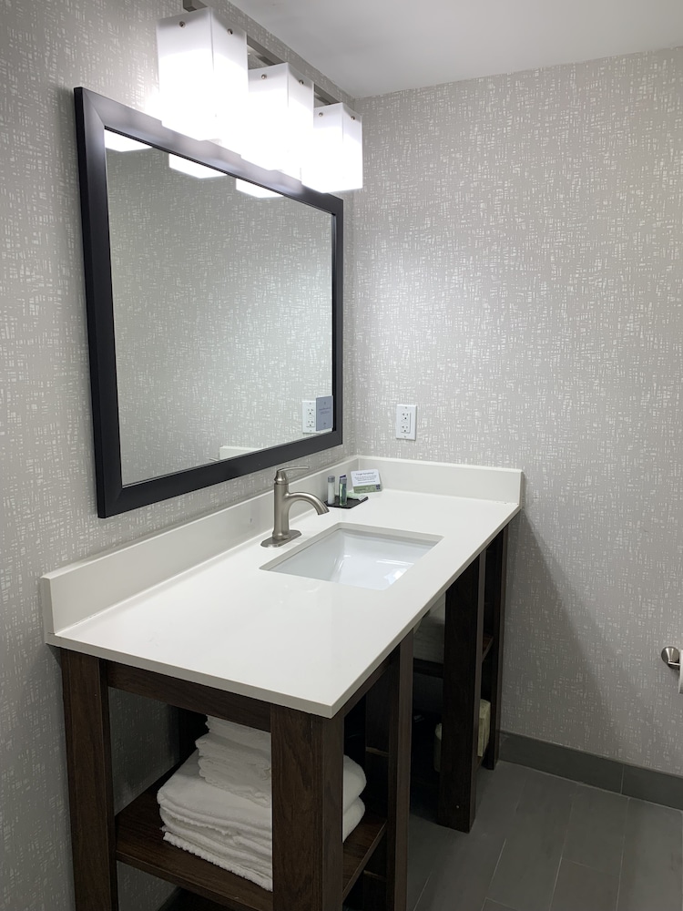 Sleep Inn & Suites California MD 22/22