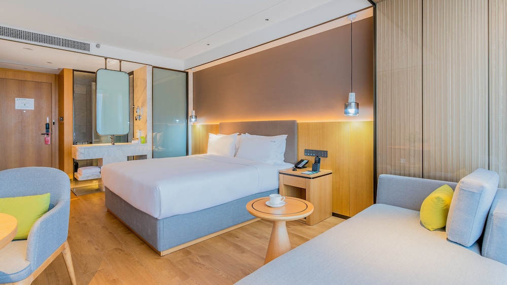 Holiday Inn One Thousand Island Lake 8/43