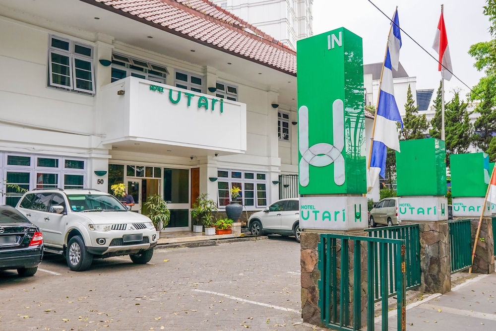 Collection O 1452 Hotel Utari 3/44