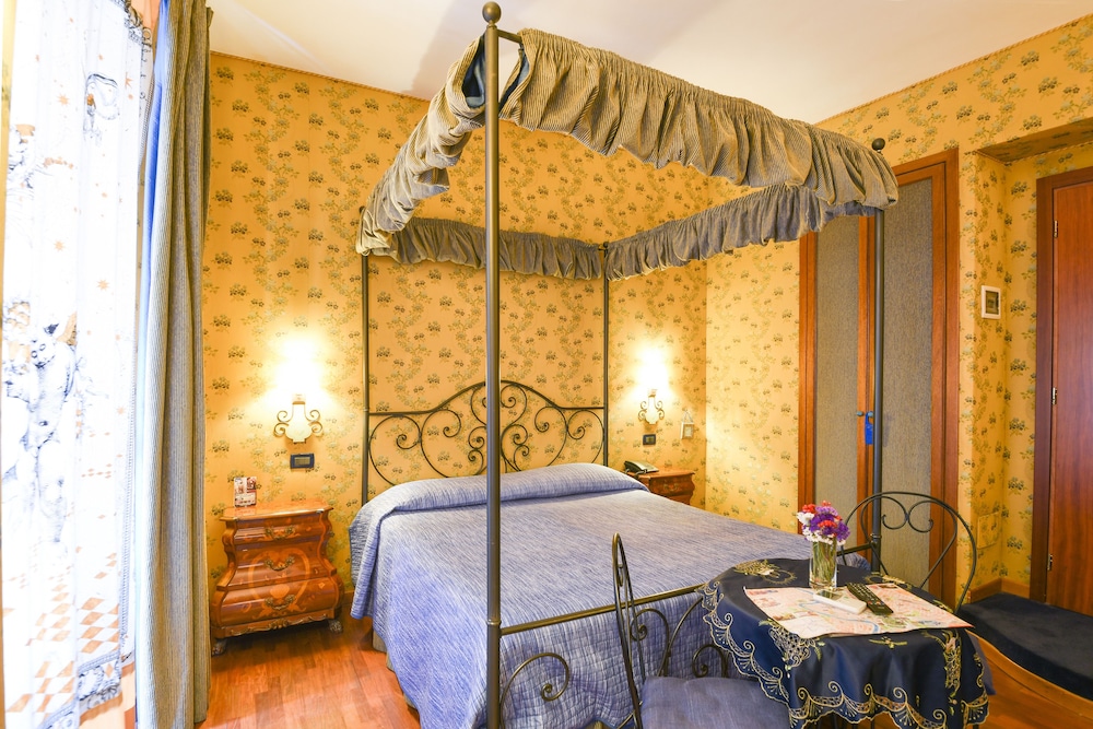 RESIDENZA AVE ROMA 12/41