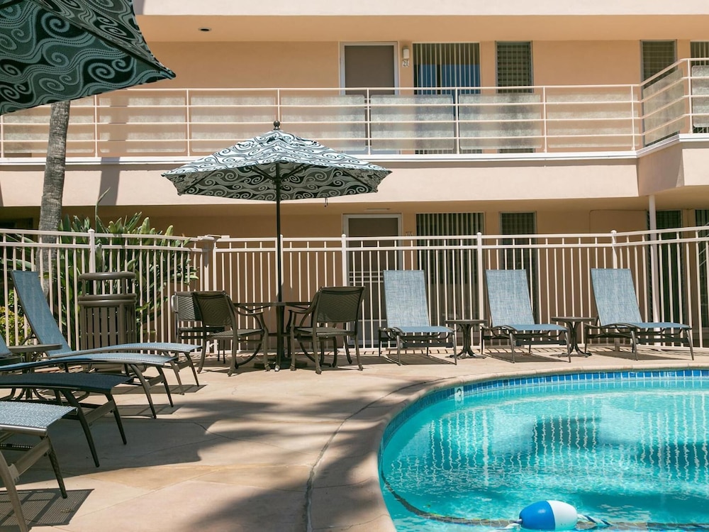 La Jolla Riviera Inn 7/45