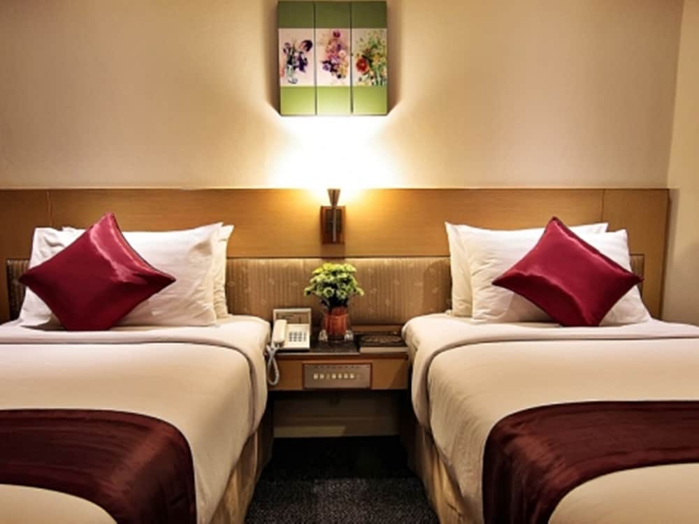 BOSSOTEL INN 11/34