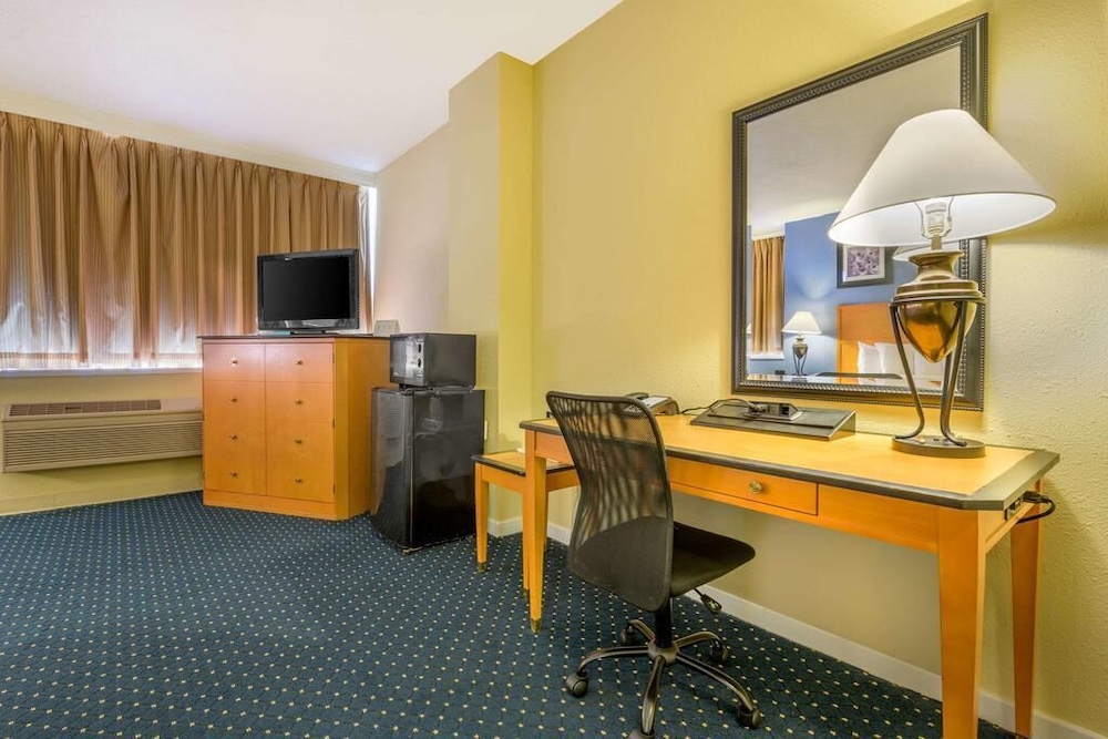 Inn at Lebanon 30/58