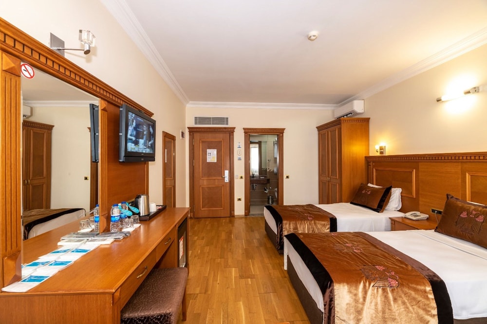 ROOM, TRIPLE