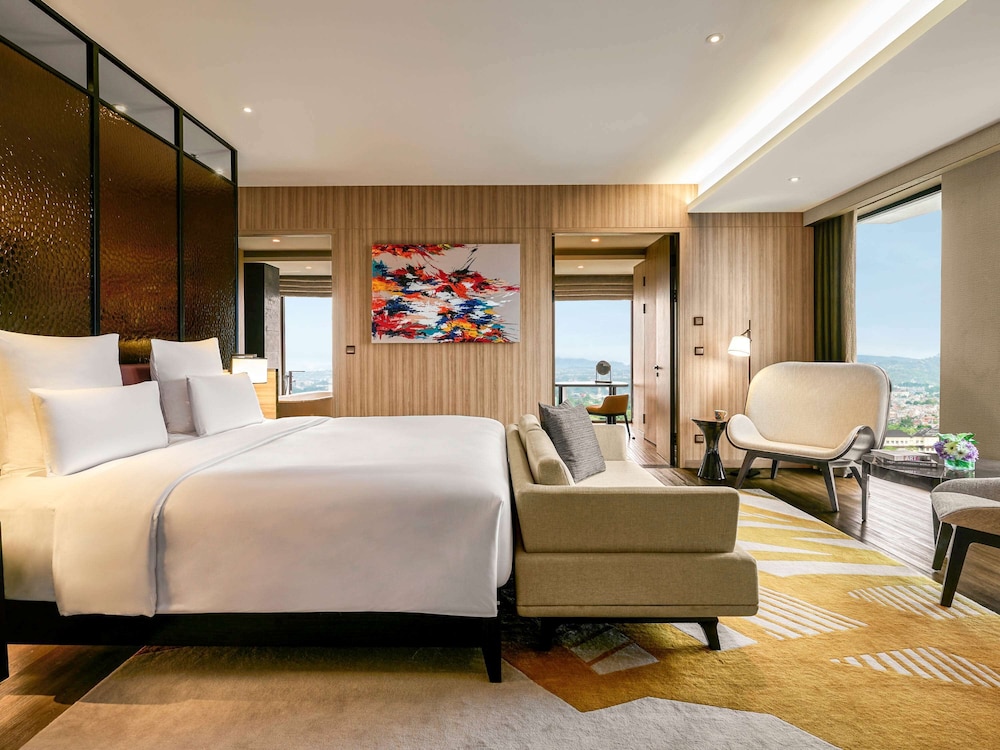 Pullman Bandung Grand Central 20/75