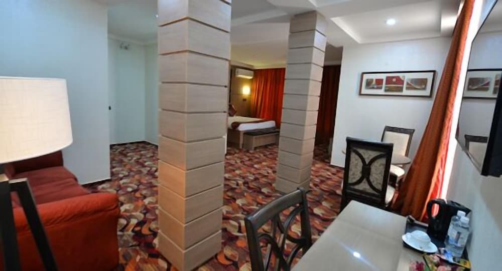 Treasures Suites & Conferences 19/35