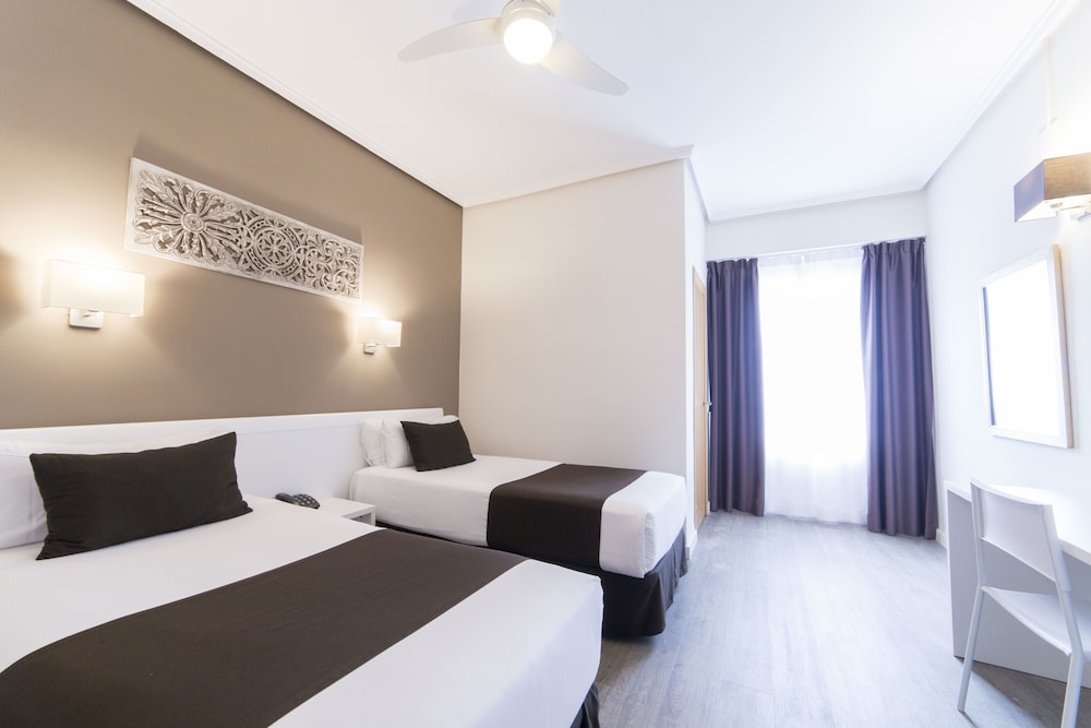 Sweet Hotel Continental 9/39