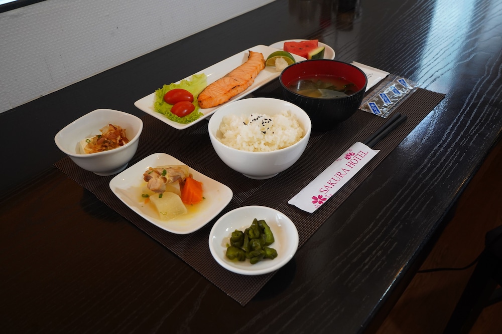Sakura Hotel II 30/38
