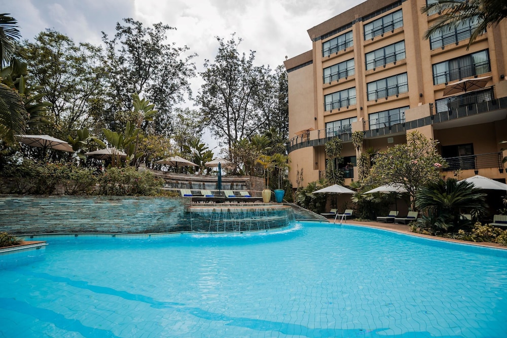 Kigali Serena 6/60