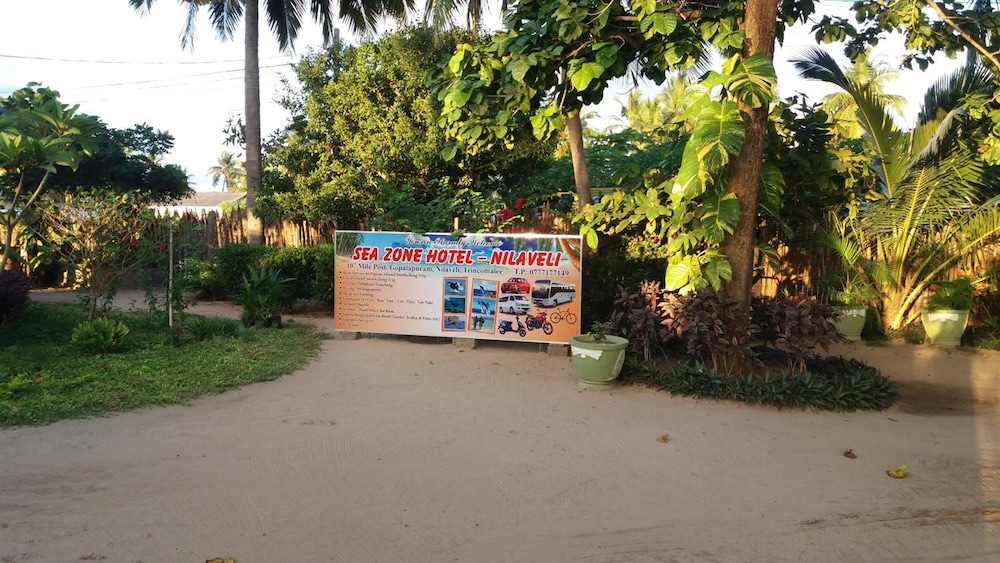 Sea Zone Hotel Nilaveli 40/49