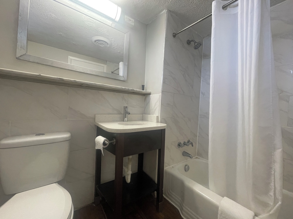 Motel6 Norfolk, VA – East Little Creek 38/50