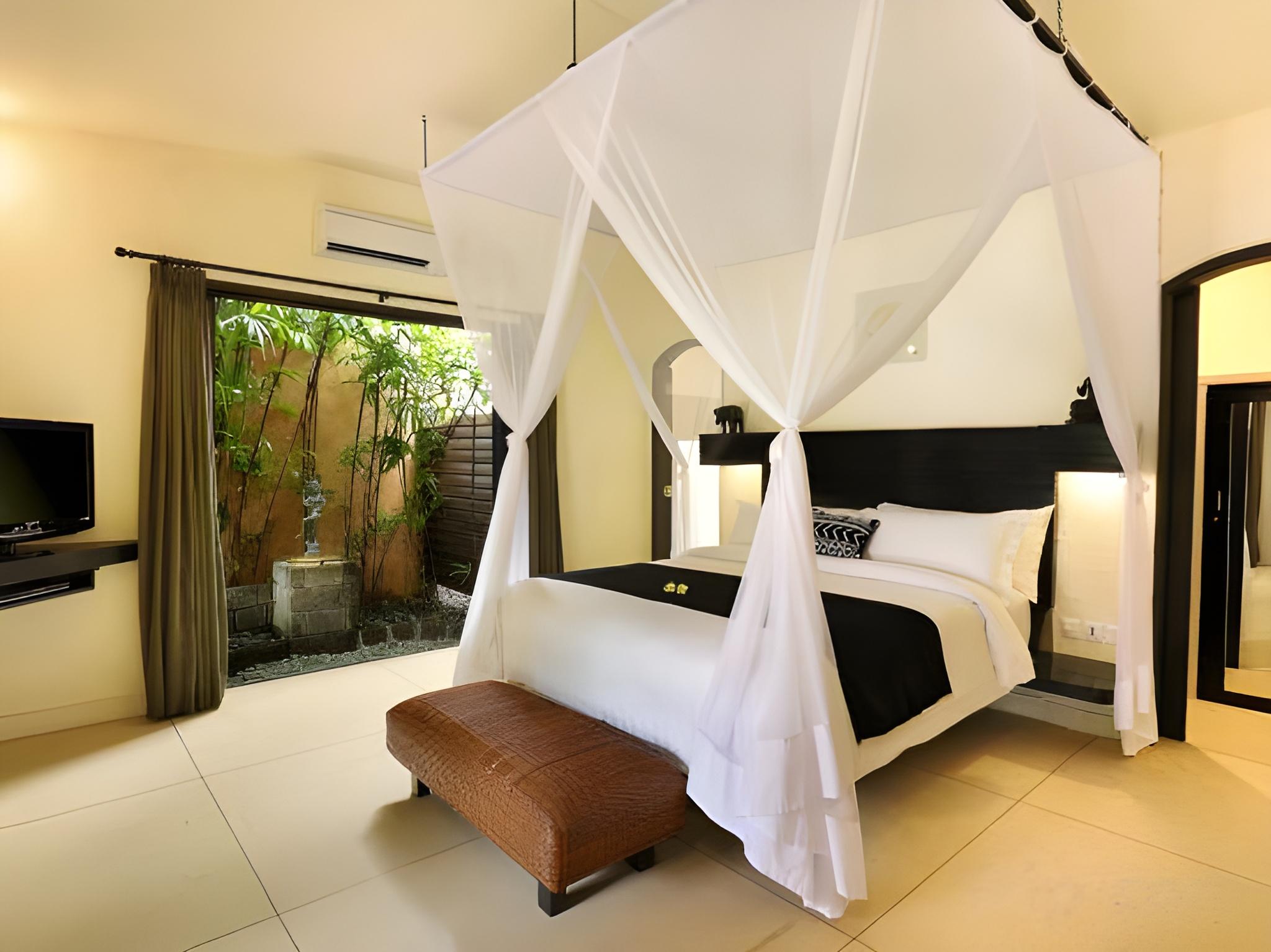 Nine Bedroom, Villa