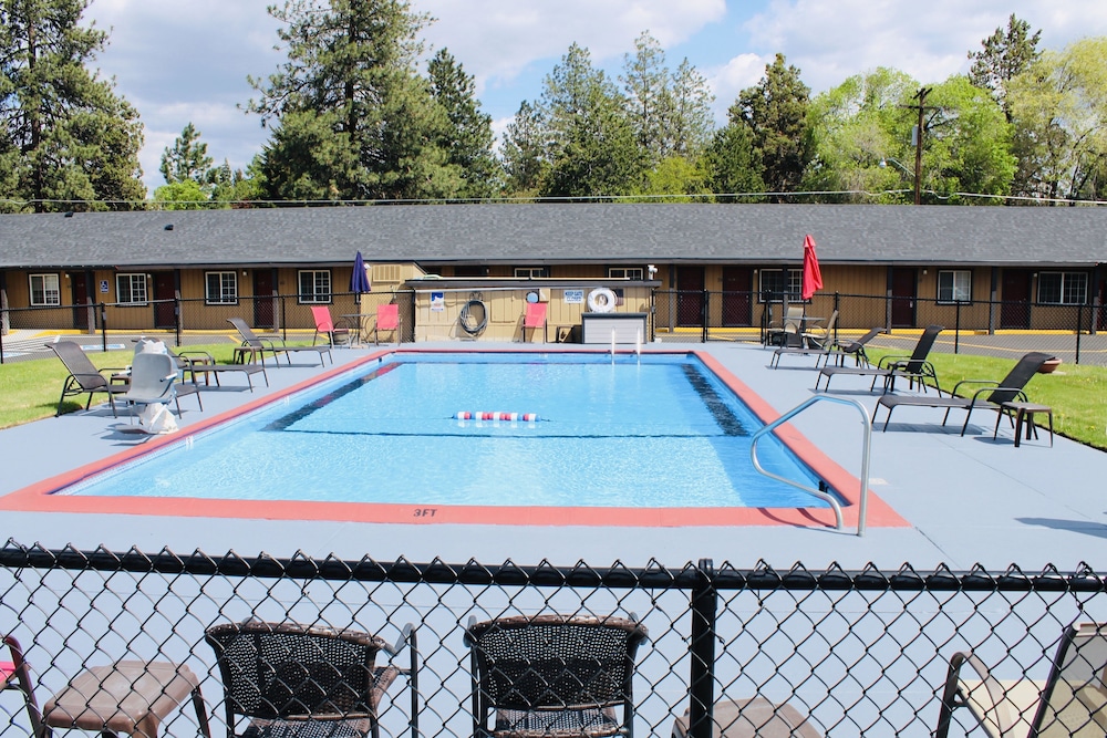 Cascade Lodge 13/66