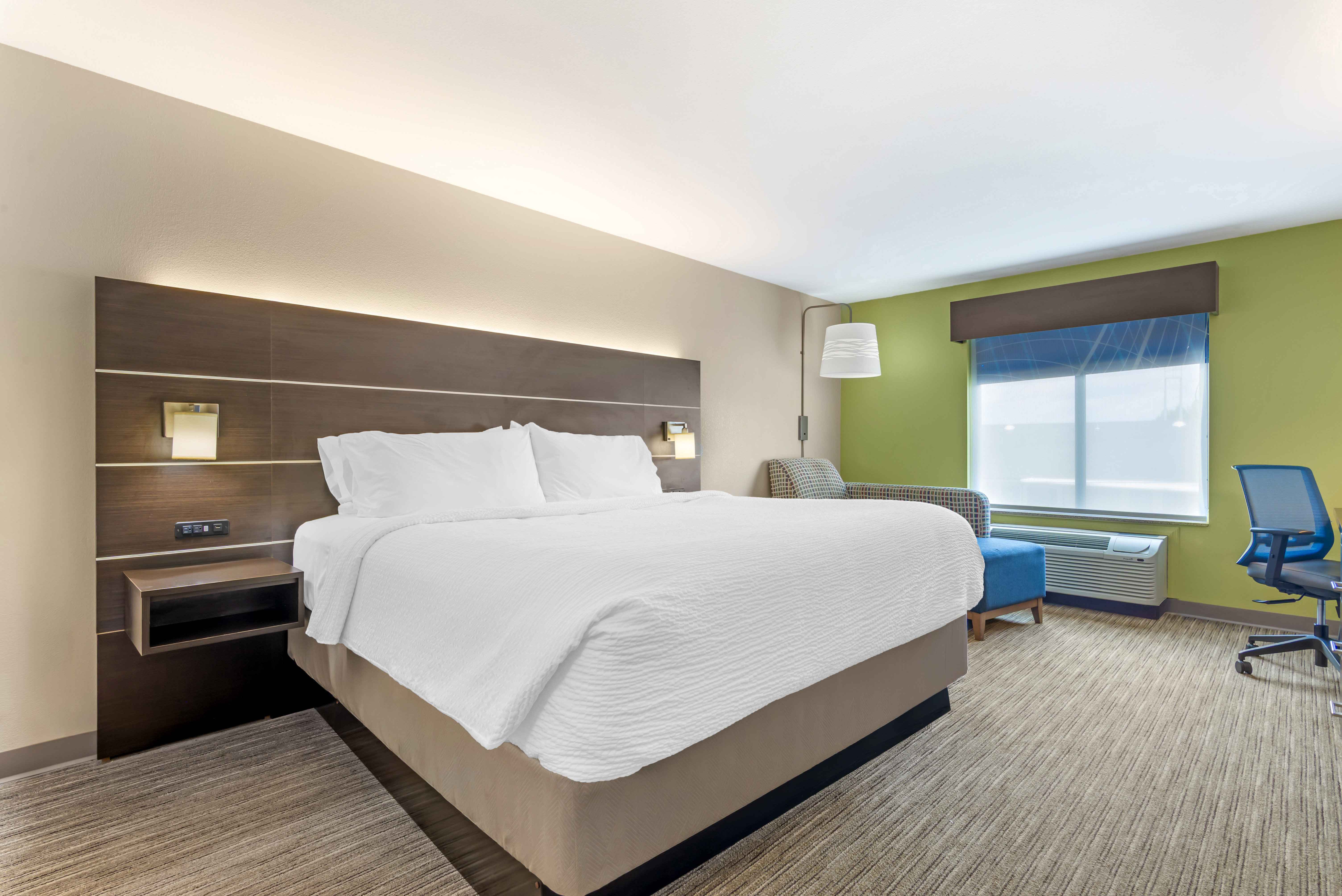 Holiday Inn Express Hotel & Suites Cordele North 32/79