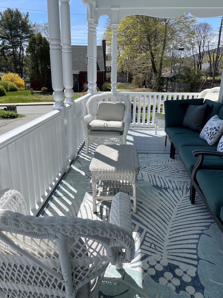 Moseley Cottage Inn and Town Motel 27/50